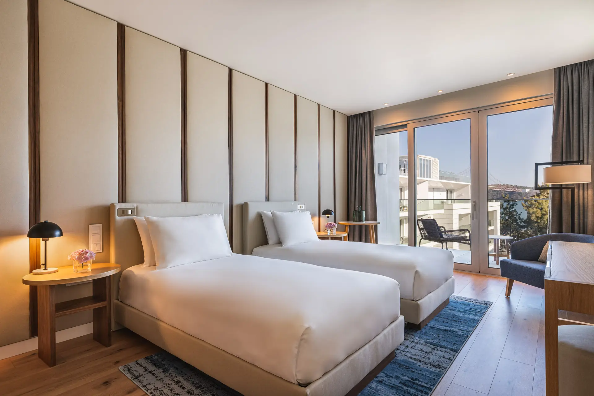 T2-Hyatt-Regency-4